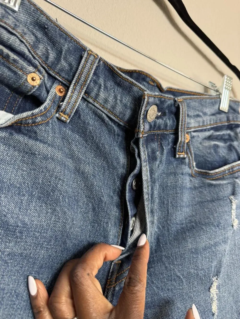 Levi's Distressed Denim‎ Cut-Off Shorts 27
